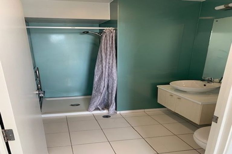 Photo of property in Alpha Apartments, 603/17 Vogel Lane, Auckland Central, Auckland, 1010