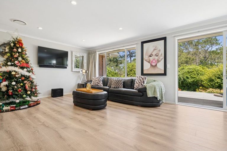 Photo of property in 70 Pohutukawa Parade, Riverhead, 0820