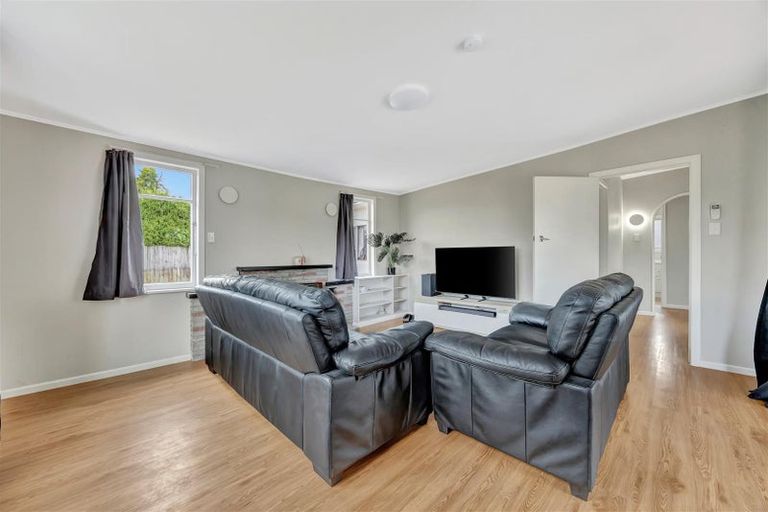 Photo of property in 5 Oak Avenue, Nawton, Hamilton, 3200