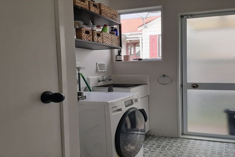 Photo of property in 34 Hassan Drive, Massey, Auckland, 0614