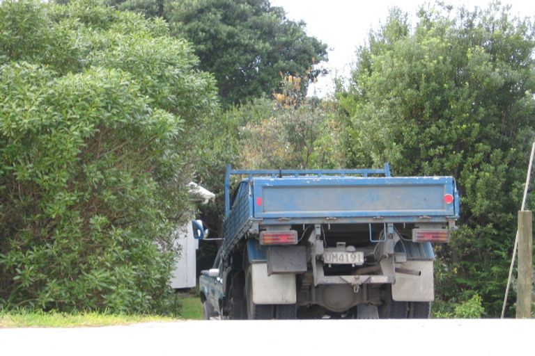 Photo of property in 47 Hauraki Road, Leigh, 0985