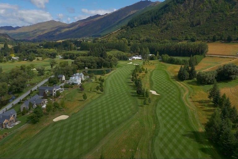 Photo of property in Millbrook Resort, 2 Streamside Lane, Arrowtown, 9371