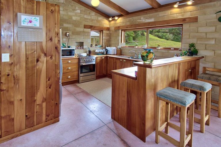 Photo of property in 278 Forest Hill Road, Waiatarua, Auckland, 0612