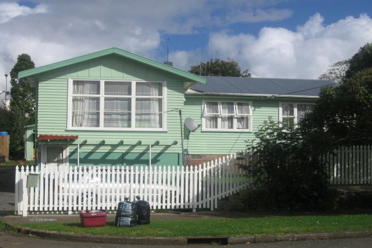 Photo of property in 15 Taraire Crescent, Otangarei, Whangarei, 0112