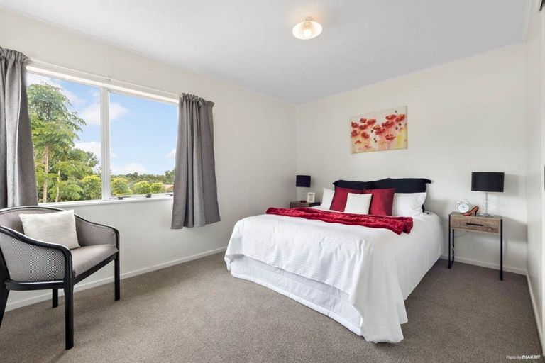 Photo of property in 18 Aldern Road, Massey, Auckland, 0614