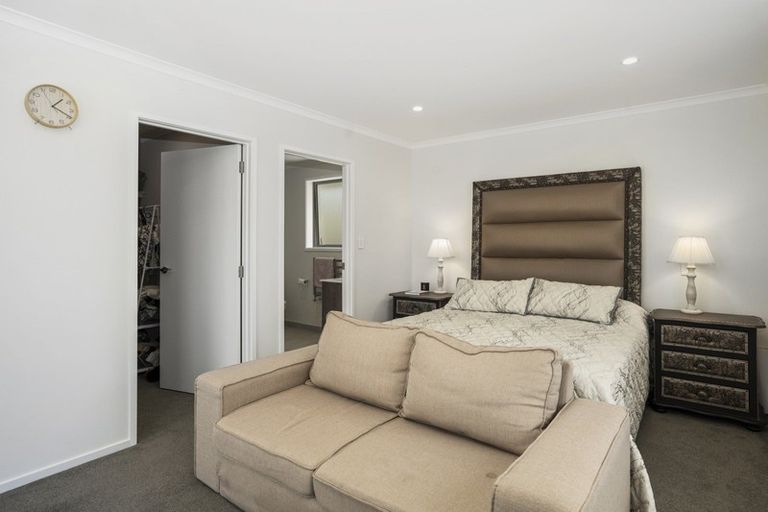 Photo of property in 93a Karamea Street, Whalers Gate, New Plymouth, 4310