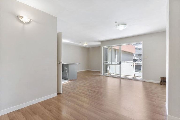 Photo of property in 7/81 Birkenhead Avenue, Birkenhead, Auckland, 0626