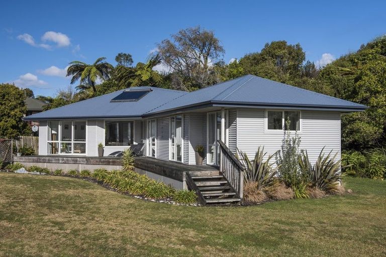 Photo of property in 221 Patons Rock Road, Patons Rock, Takaka, 7182