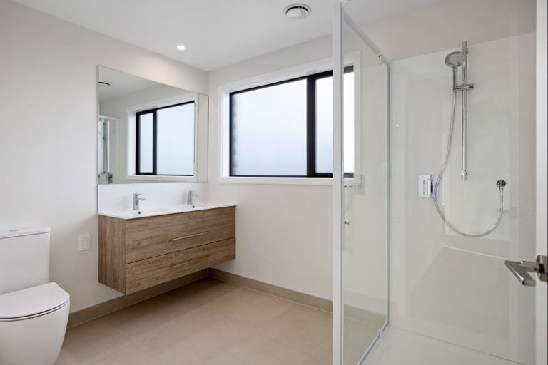 Photo of property in 58 Paparahi Place, Wainui, Silverdale, 0992