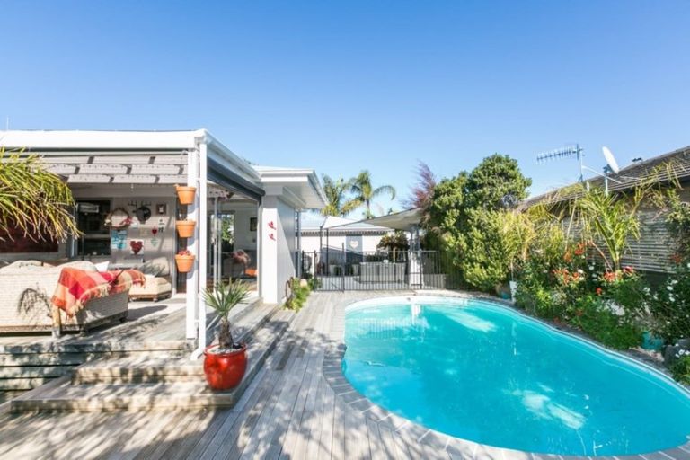 Photo of property in 11 Surrey Street, Taradale, Napier, 4112