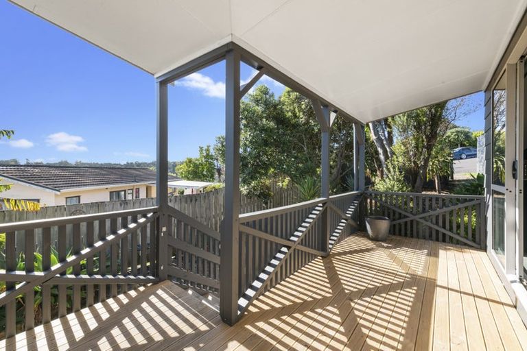 Photo of property in 9 Gillan Place, Bayview, Auckland, 0629