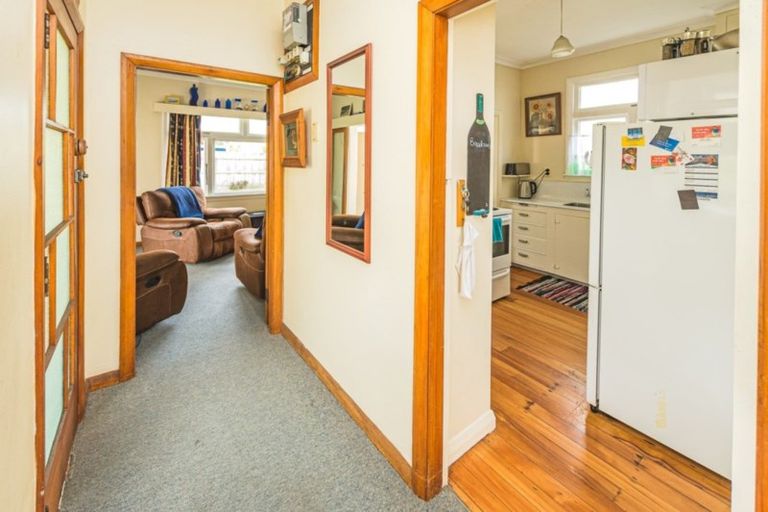 Photo of property in 64 Great North Road, Saint Johns Hill, Whanganui, 4500
