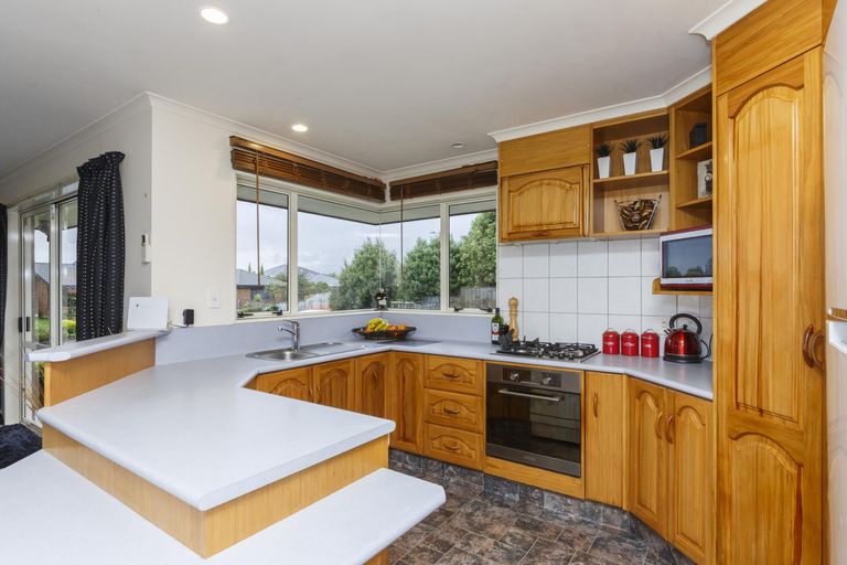 Photo of property in 27 Greenwood Place, Fitzherbert, Palmerston North, 4410