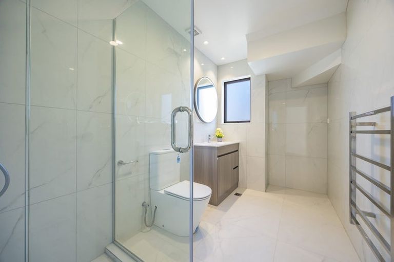 Photo of property in 24a Gladys Avenue, Glenfield, Auckland, 0629