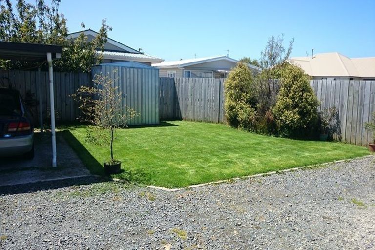 Photo of property in 17 Bradshaw Street, South Dunedin, Dunedin, 9012