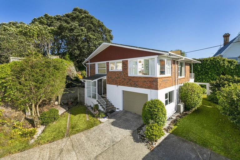 Photo of property in 2/47a Vauxhall Road, Devonport, Auckland, 0624