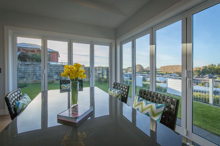 Photo of property in 6 Rushden Rise, Westmorland, Christchurch, 8025