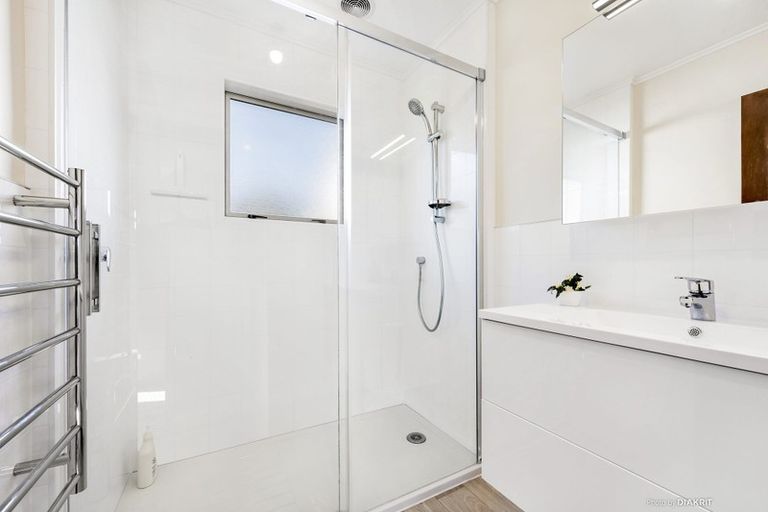 Photo of property in 18 Welland Place, Island Bay, Wellington, 6023