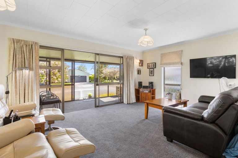 Photo of property in 1a Hunter Place, Merrilands, New Plymouth, 4312