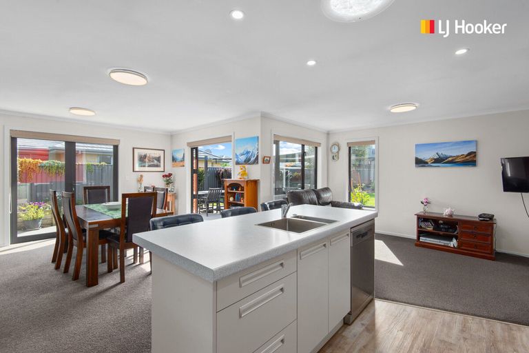 Photo of property in 12 Centre Street, Mosgiel, 9024