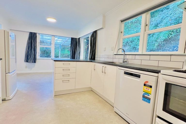 Photo of property in 50 Randwick Road, Northland, Wellington, 6012