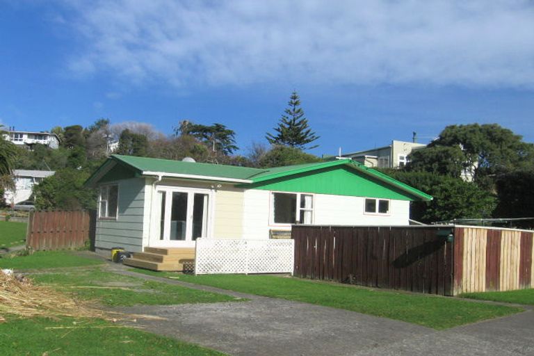 Photo of property in 28a Arawhata Street, Ranui, Porirua, 5024
