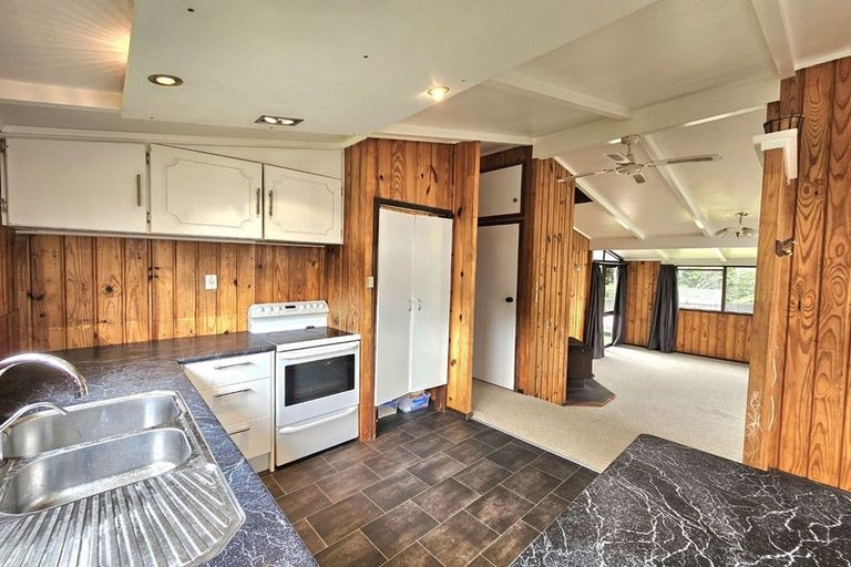 Photo of property in 12 Heaphy Street, Westown, New Plymouth, 4310