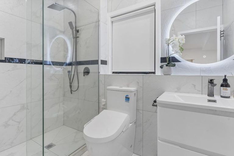 Photo of property in 3 Keldale Place, Forrest Hill, Auckland, 0620