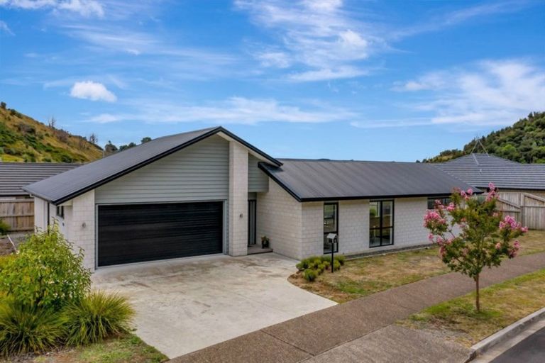 Photo of property in 16 Conniston Way, Pyes Pa, Tauranga, 3112