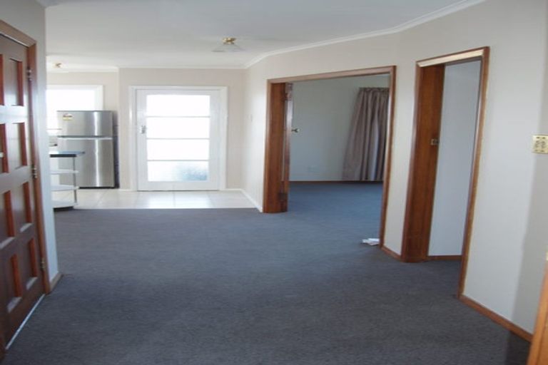 Photo of property in 73 Mills Road, Brooklyn, Wellington, 6021