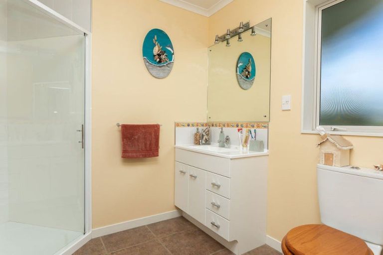 Photo of property in 8 Bowen Street, Woodville, 4920