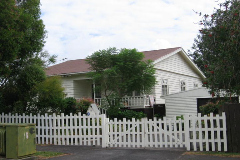 Photo of property in 11 Miro Street, New Lynn, Auckland, 0600