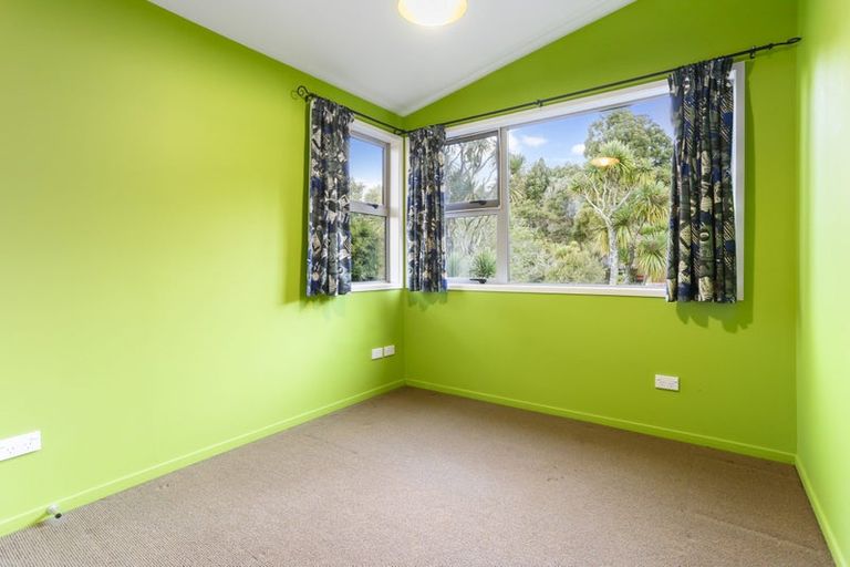 Photo of property in 8 Rimu Road, Oratia, Auckland, 0604
