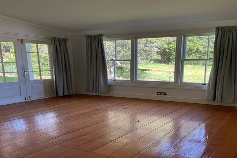 Photo of property in 305 Paparata Road, Bombay, 2675