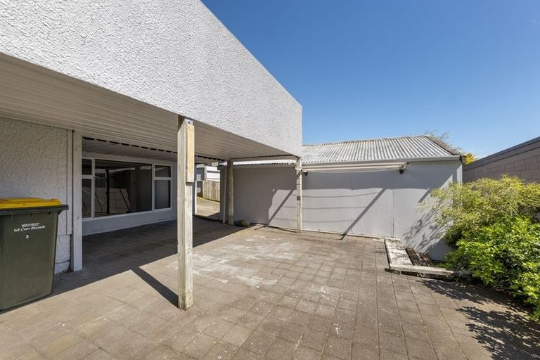 Photo of property in 3 Pukaka Street, Strandon, New Plymouth, 4312