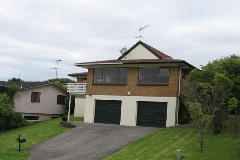 Photo of property in 7 Lastel Place, Shelly Park, Auckland, 2014