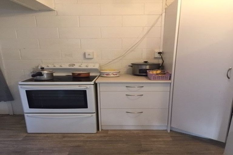 Photo of property in 2/108 Portage Road, New Lynn, Auckland, 0600