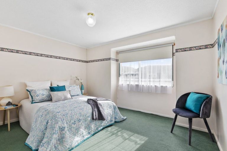 Photo of property in 16 Wagon Road, Stokes Valley, Lower Hutt, 5019