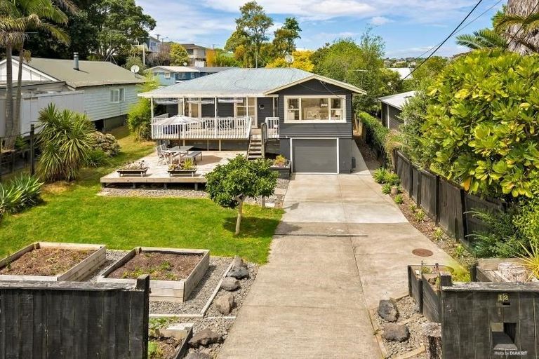 Photo of property in 12 Killarney Avenue, Torbay, Auckland, 0630