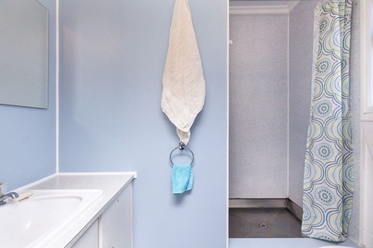 Photo of property in 12 Evelyn Place, Welbourn, New Plymouth, 4310