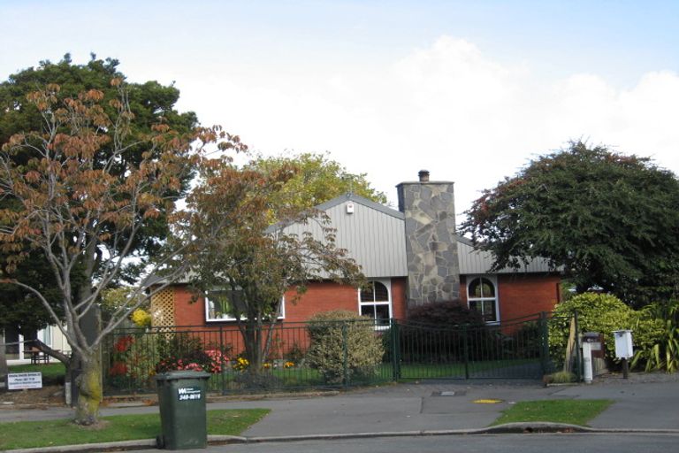 Photo of property in 16 Seagrave Place, Ilam, Christchurch, 8041