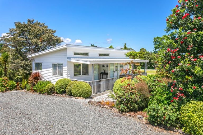 Photo of property in 1090 Rings Road, Coromandel, 3506