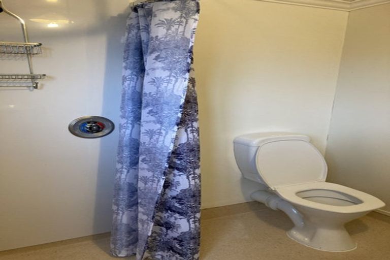 Photo of property in 38 Marine Parade, Macandrew Bay, Dunedin, 9014