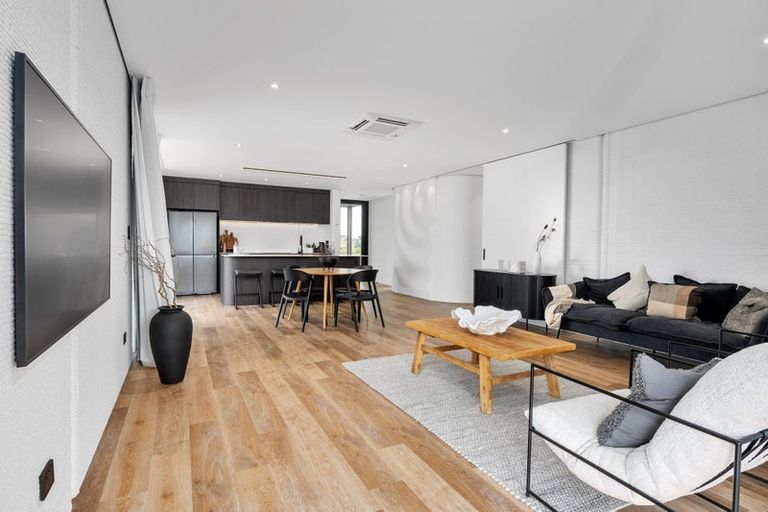 Photo of property in 2/1 City View Terrace, Birkenhead, Auckland, 0626