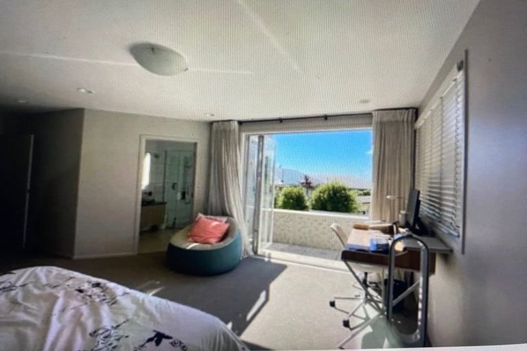 Photo of property in 17a The Strand, Takapuna, Auckland, 0622