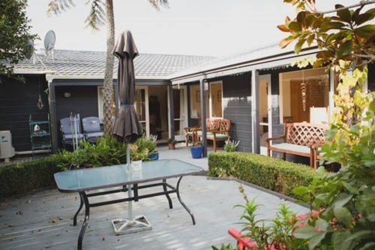 Photo of property in 6 Doon Grove, Papakowhai, Porirua, 5024