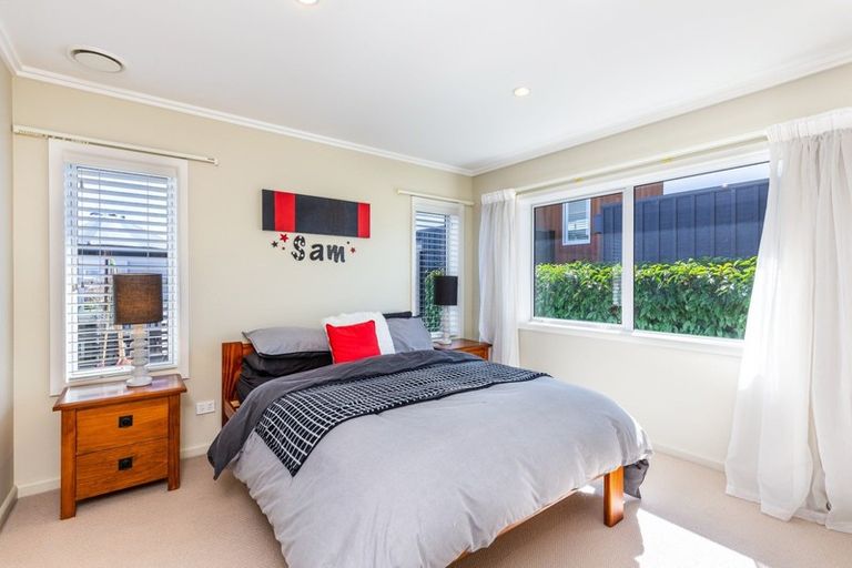 Photo of property in 2 Pukenamu Road, Rainbow Point, Taupo, 3330