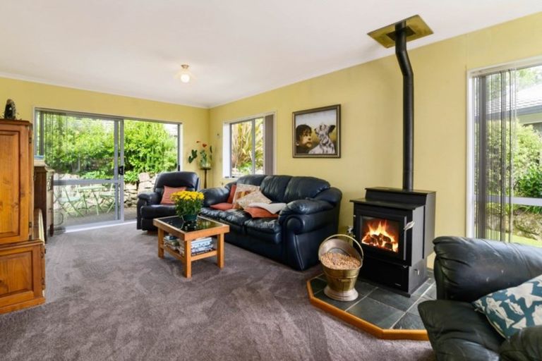 Photo of property in 26 Hoyte Place, Pukehangi, Rotorua, 3015