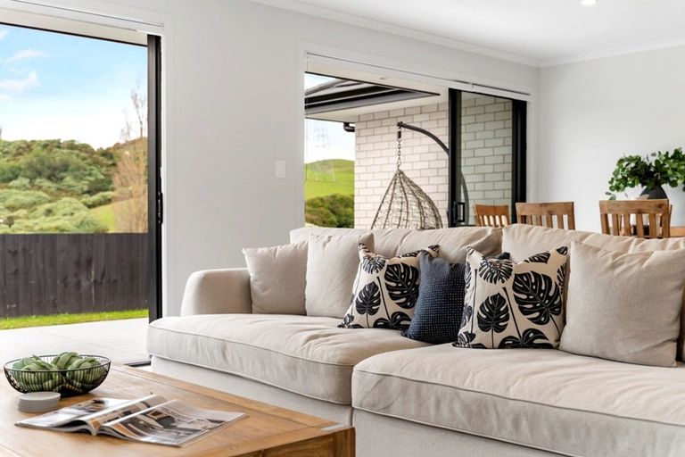 Photo of property in 19 Hayward Place, Ohauiti, Tauranga, 3112