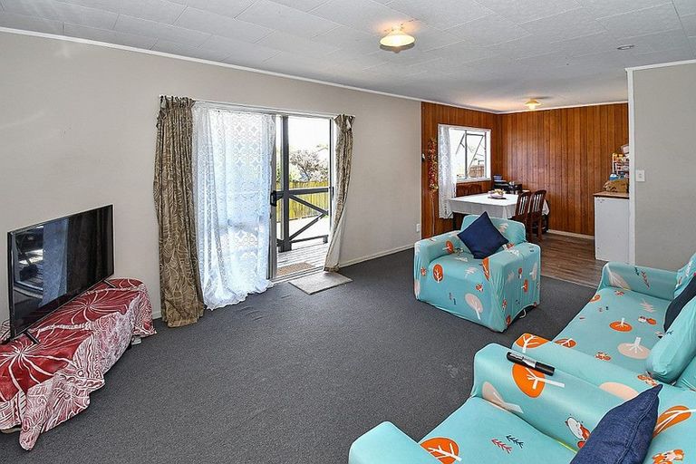 Photo of property in 74 Burundi Avenue, Clendon Park, Auckland, 2103